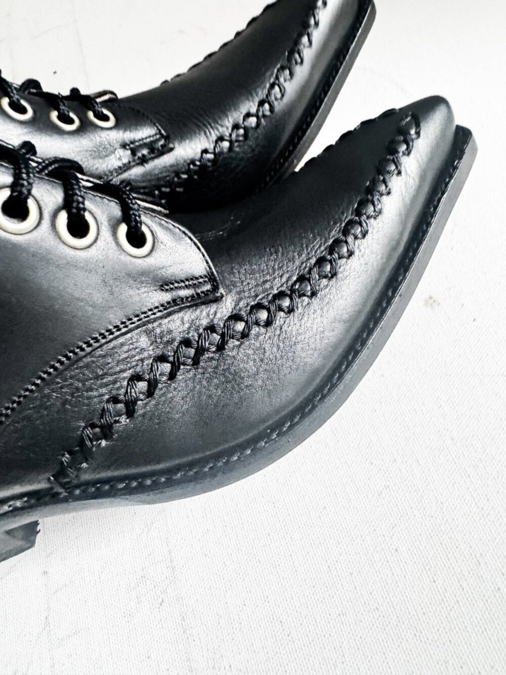 Vintage 90s y2k Go West Black Pointy Toe Whipstitch Detail Lace up Booties MX6/9 - Picture 3 of 9
